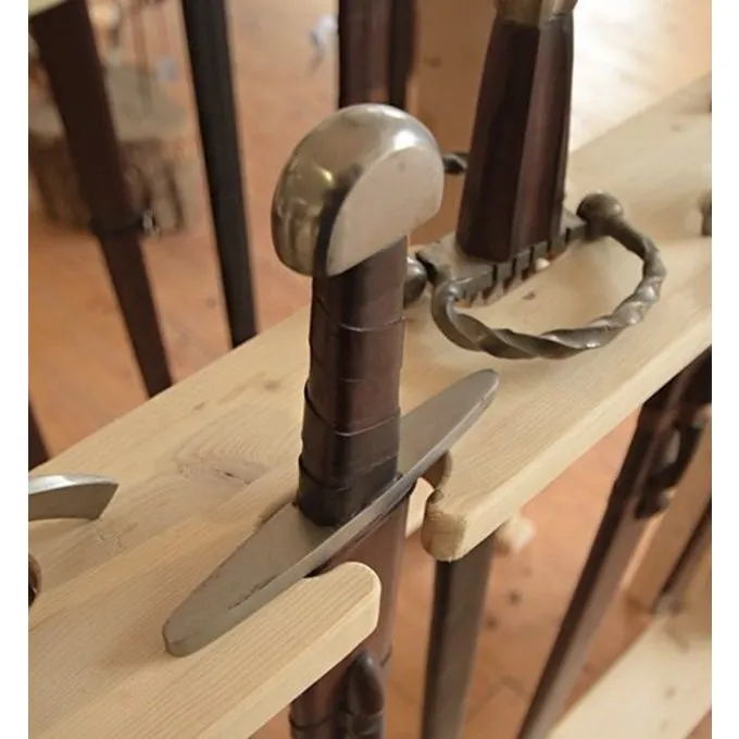 Support En Bois Pour Les épées Et Les Bras Polaires 4 Support En Bois Pour Les épées Et Les Bras Polaires – Image 2